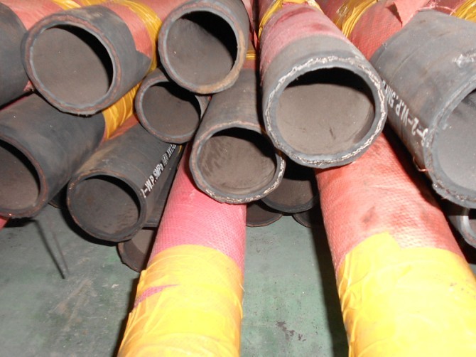 大口径单层钢丝编织高压胶管