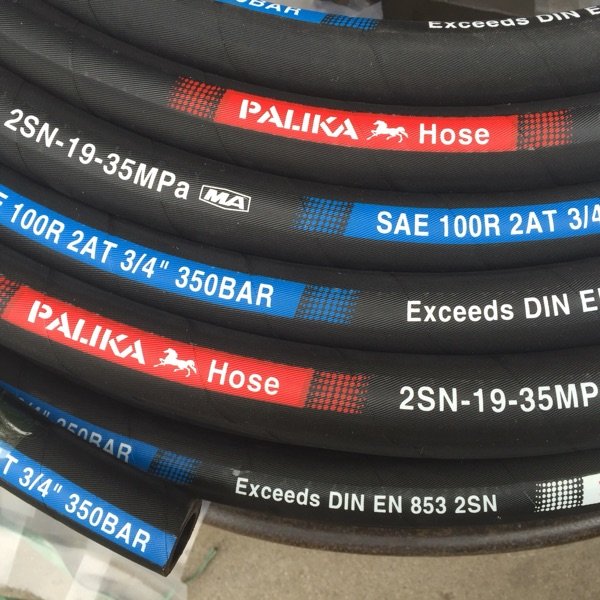 高压钢丝编织胶管1