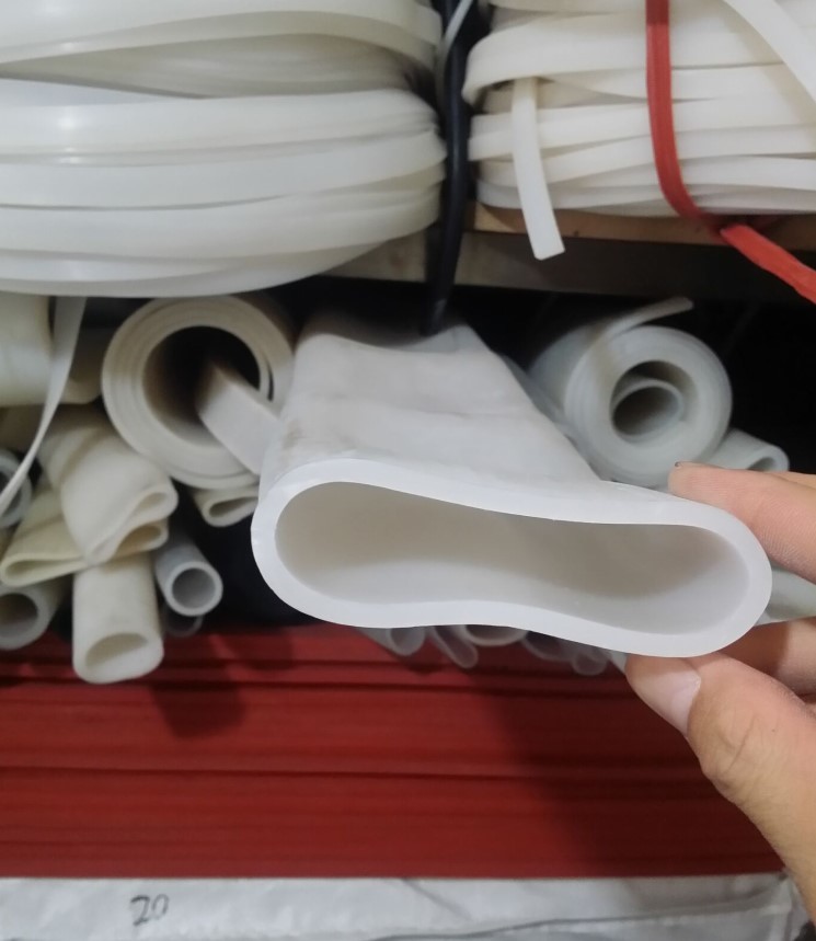 乳白色硅橡胶管