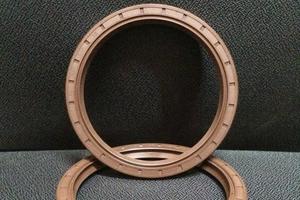 氟胶油封氟橡胶骨架油封 密封圈 耐高温 耐油 耐腐蚀 TC32*45*7 