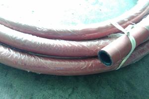 红色高温高压蒸汽管锅炉蒸汽管耐高温蒸汽软管耐高压胶管橡胶管