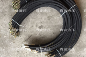 高压油管 液压胶管 液压软管6X2 M16X1.5C接头 长度1600mm