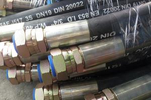 加工定做 高压油管 钢丝液压胶管总成 高温橡胶耐腐蚀油管