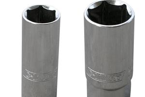 12"DR火花塞套筒